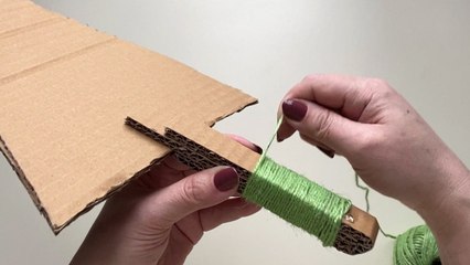 🎄How to Make a Festive Christmas Door Wreath – DIY Tutorial