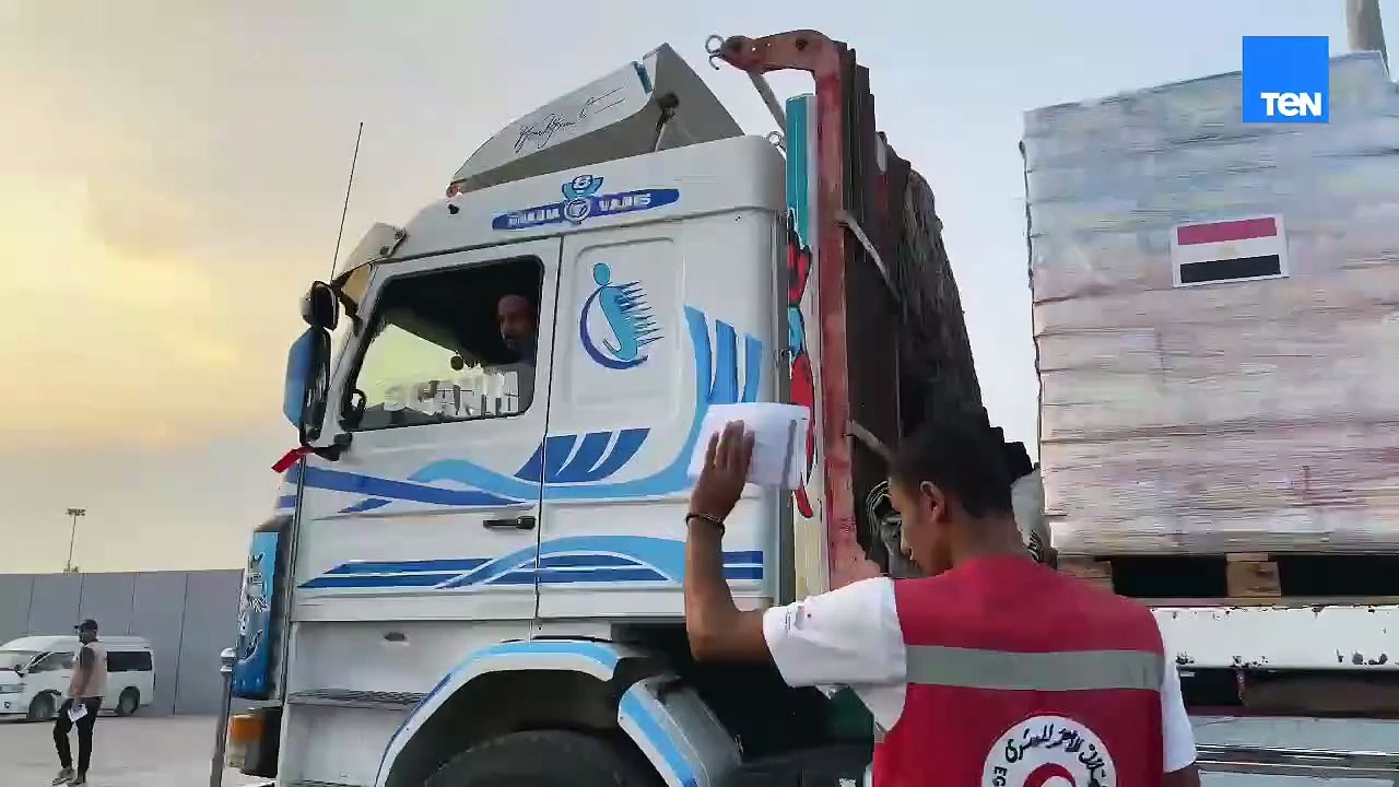 انطلاق القافلة الـ 11 من «زاد العزة» حاملة أكثر من 3700 طن من المساعدات الغذائية والإغاثية العاجلة إلى غزة