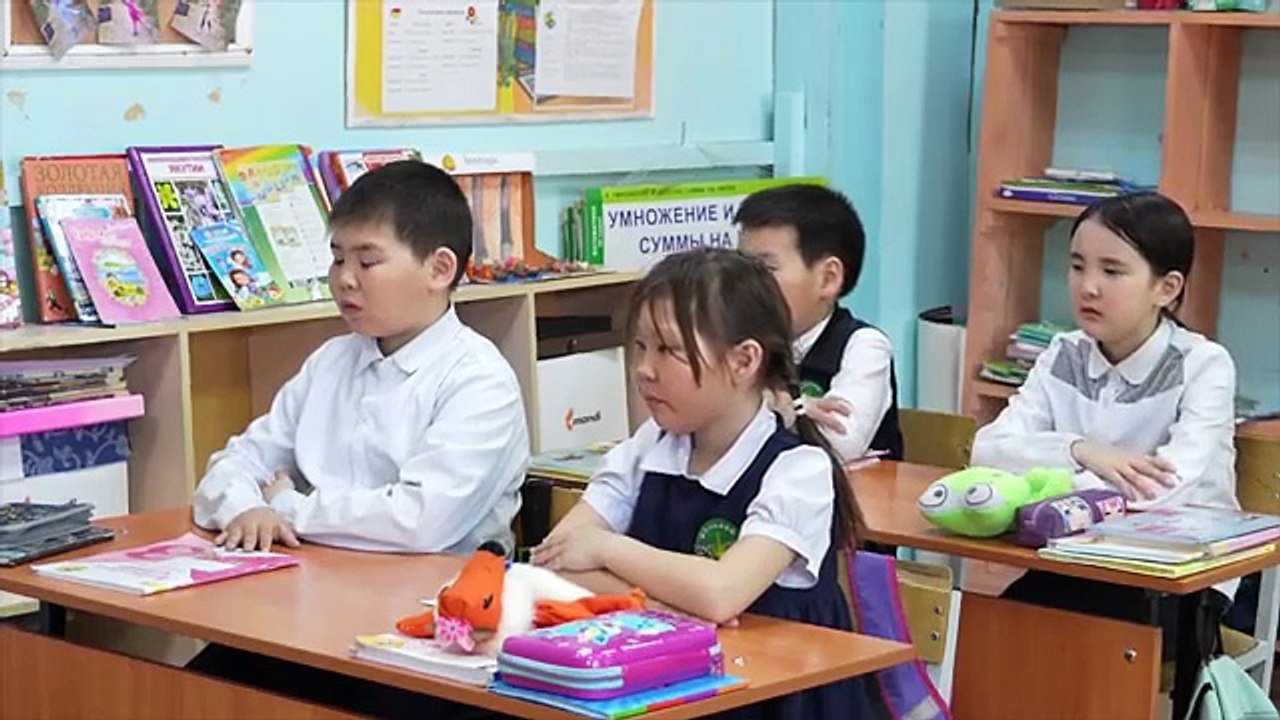 Young Family with 5 Children Prepares for the −71°C Winter in Yakutia
