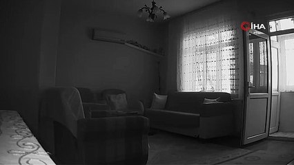 Balıkesir’deki depremin şiddeti kameralara yansıdı: Dehşet!