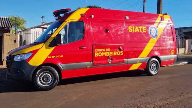 Piloto fica ferido após colisão entre Suzuki Yes e Gol Rua Altemar Dutra