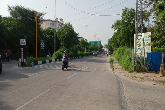 Rajasthan Weather : जयपुर में मौसम का मिजाज नरम-गर्म, धूप के बीच हल्के बादल छाए