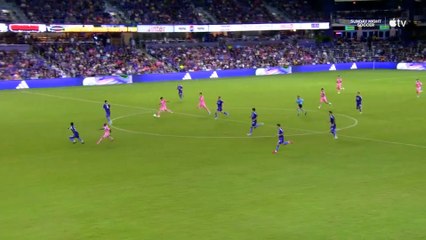 A centímetros de una obra de arte: Luis Suarez se quedó muy cerca de anotar un tanto espectacular