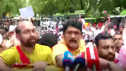 'തടയിടേണ്ടത് പ്രതിഷേധത്തിനല്ല.. രാഹുലിന്റെ ചോദ്യങ്ങൾക്ക് ഇലക്ഷൻ കമ്മിഷന് മറുപടി ഇല്ല' | VoteChori