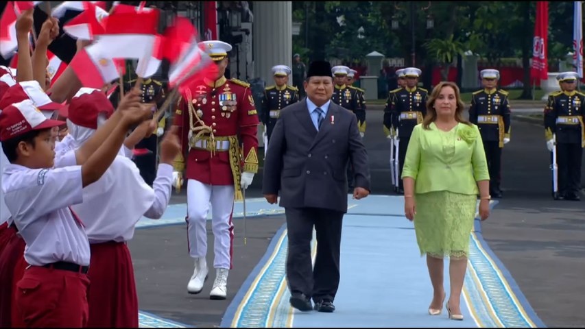 Prabowo Sambut Presiden Peru di Istana Merdeka, Ribuan Pelajar Ikut Meriahkan
