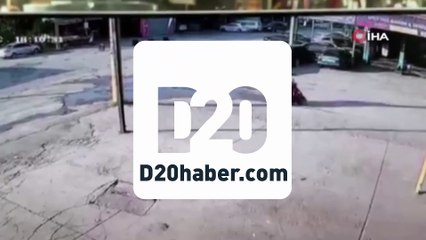 Denizli'de motosikletle 2 otomobile çarpan çocuk sürücü yaralandı