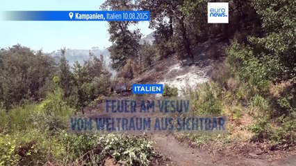 Feuer am Vulkan Vesuv im Golf von Neapel aus dem Weltraum sichtbar