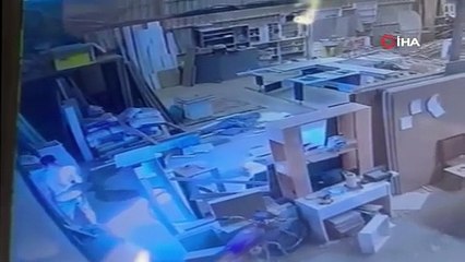 Alanya’da mobilya atölyesinin kundaklandığı anlar güvenlik kamerasında