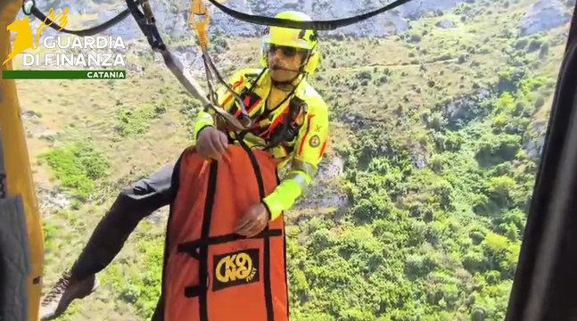 Catania - Escursionista ferito nella riserva Cavagrande: salvato dal Soccorso Alpino della Guardia di Finanza (11.08.25)