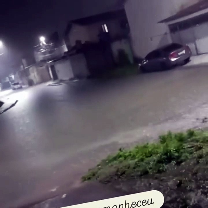 Fortes chuvas atingem Porto Seguro e deixam ruas alagadas; assista vídeo