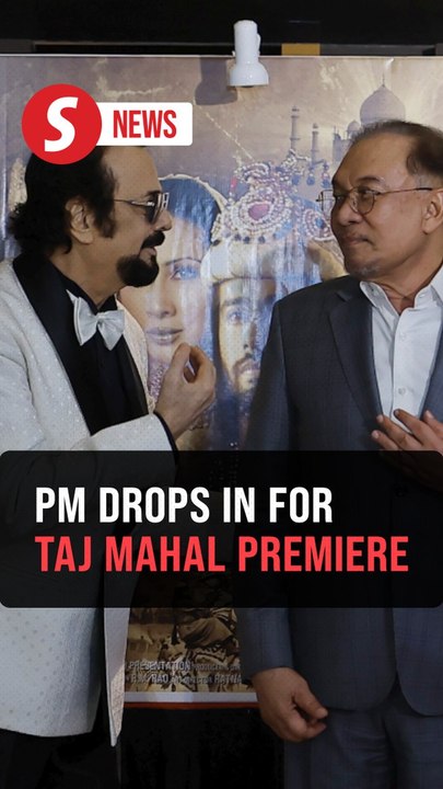 PM Anwar joins moviegoers for “Taj Mahal: An Eternal Love Story” screening