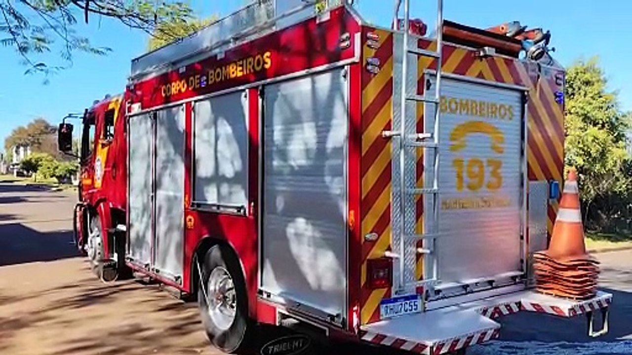 Incêndio em residência mobiliza Corpo de Bombeiros na Rua Voluntários da Pátria