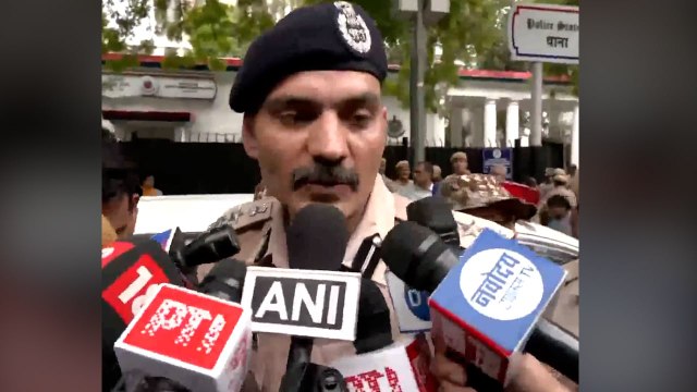 Delhi Police Explains Detention of MPs Over Limit on EC Meeting