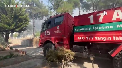 Çanakkale'de yangın yerleşim yerlerine sıçradı: Arabalar kül oldu