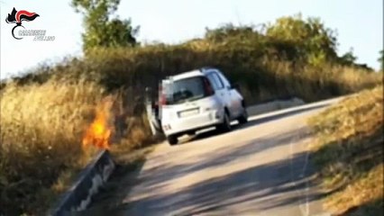 Homem apanhado em flagrante a atear fogo em Itália. Eis as imagens 