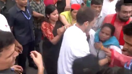 Rahul Gandhi, Opposition Leaders Aid Fainted TMC MP During Protest Detention
