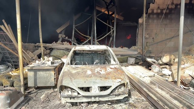 Los incendios forestales de Zamora dejan tras de sí almacenes y campos calcinados