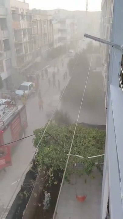 Şanlıurfa’nın Haliliye ilçesinde bir apartmanın bodrum katında çıkan yangın mahallede paniğe neden oldu. İtfaiye ekiplerinin hızlı müdahalesi sayesinde alevler dairelere sıçramadan söndürüldü.