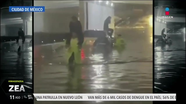 Policías de la CDMX ayuda en las inundaciones de la CDMX