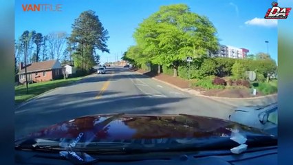 IDIOTS IN CARS 91 - Dashcam Accidents - Idiots In Cars