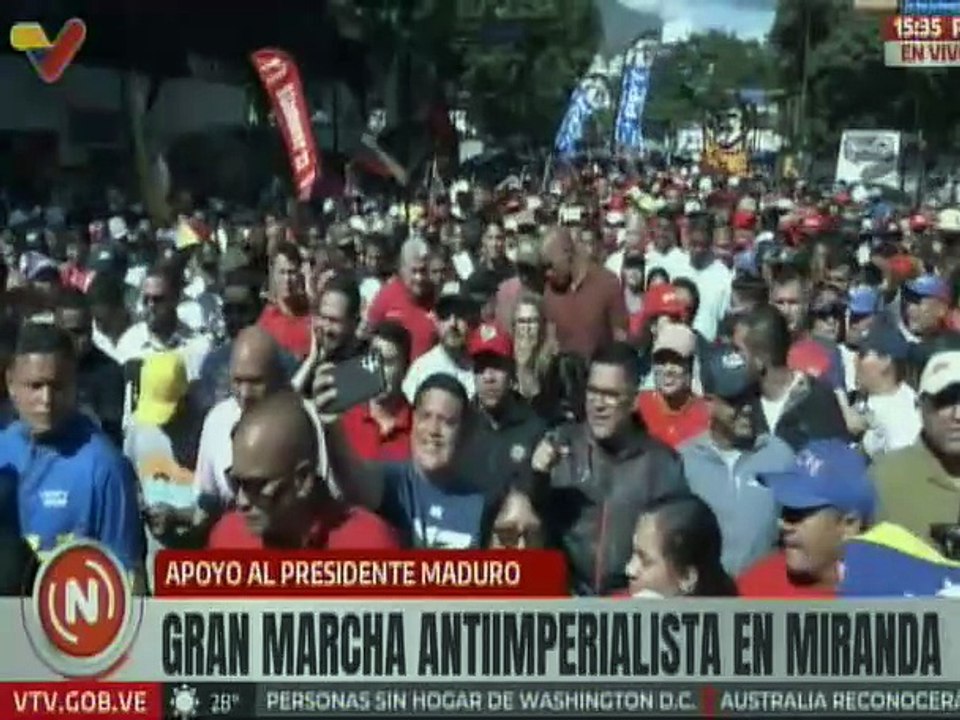 Caraqueños se movilizan en apoyo al presidente Nicolás Maduro