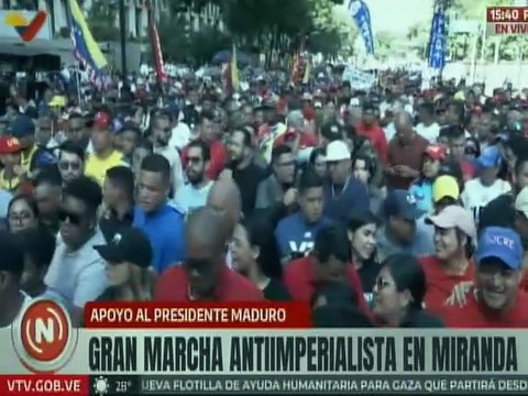 Mujeres venezolanas marchan en respaldo al presidente Nicolás Maduro