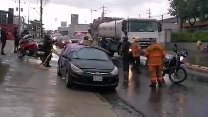 ext-dos hombres son asesinados a balazos cuando viajaba en carro por La Uruca-110825