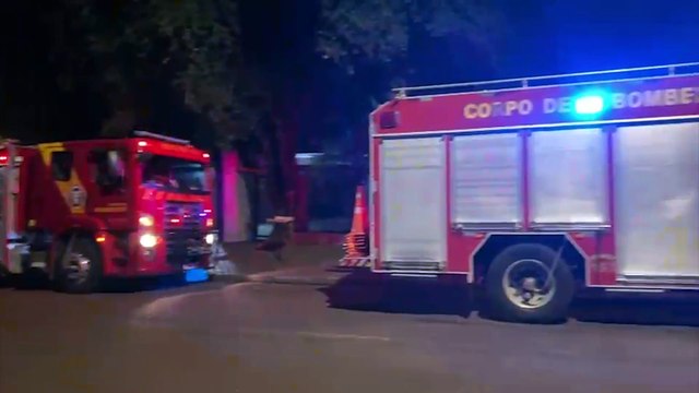Fritadeira elétrica pega fogo em restaurante no Jardim Gramado e Bombeiros são chamados