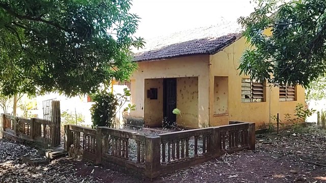 PENSEI TER ALGUÉM ESTRANHO DENTRO DA CASA - CASAS GEMINADAS ABANDONADAS