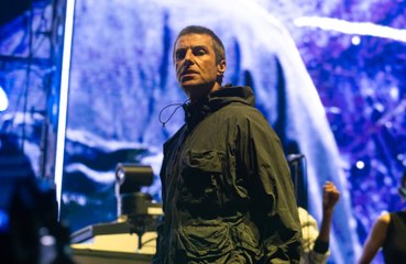 オアシス再結成ライブに沸くエディンバラで、リアム・ギャラガーが市議会に痛烈批判