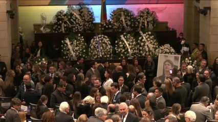 HOMENAJE a URIBE tras su TRISTE FALLECIMIENTO | COLOMBIA se vuelca con el EX POLÍTICO