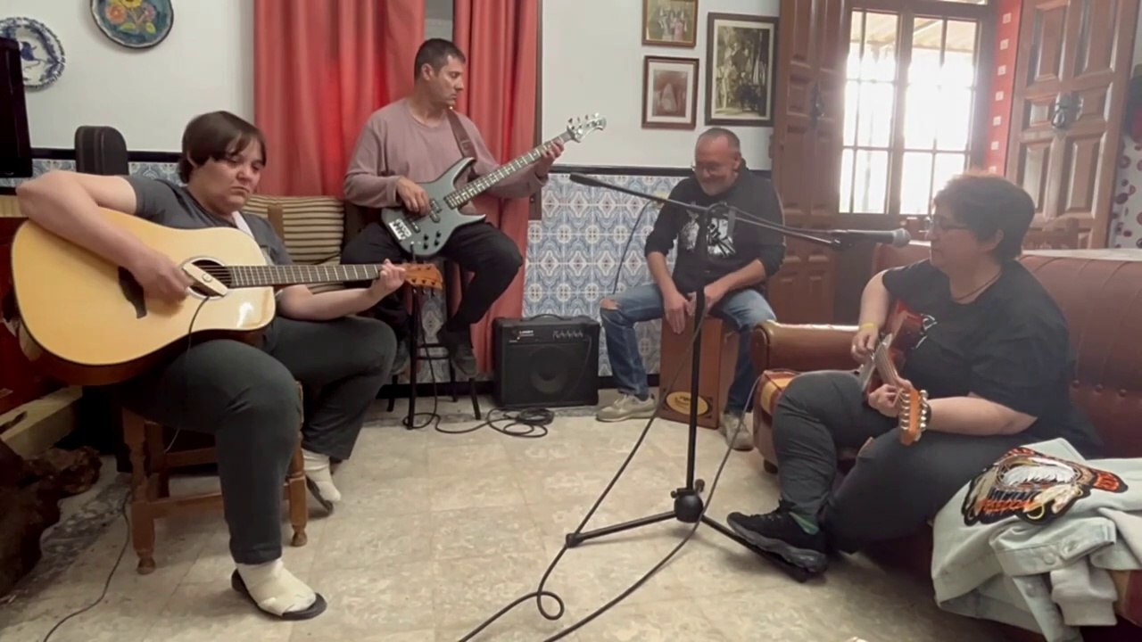 Love will keep us alive rustic cover- Forajidos