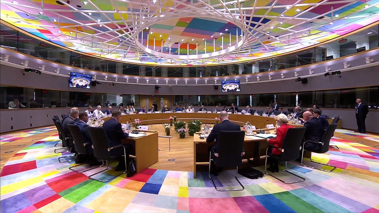 UE reivindica el papel de Ucrania en negociaciones y avisa a Rusia en un mensaje sin Hungría