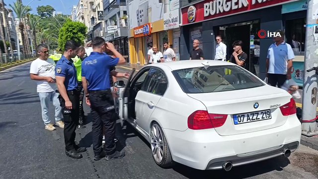 antalyada yolunu kesip darp ettiler