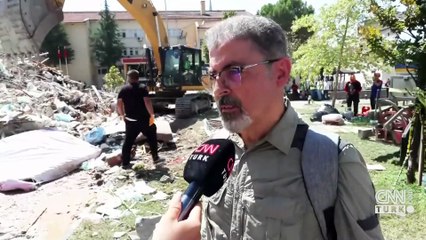 Depremde yıkılan 3 katlı binanın kolonları mı kesildi?