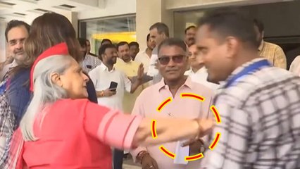 Jaya Bachchan Angry Today Video: "क्या कर रहे हैं आप?" Pushes Fan & Scroll For Clicking Selfie...
