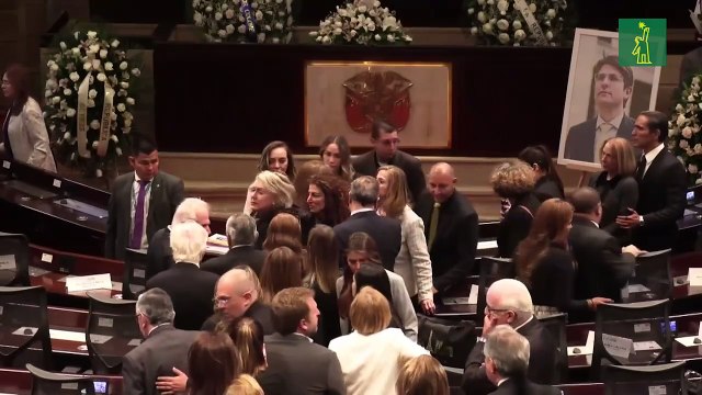 La clase política colombiana y familiares llenan el Capitolio para despedir a Uribe Turbay