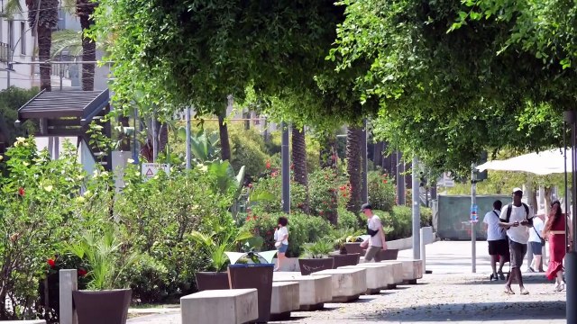 Violenza sessuale in centro città, parola agli amici della 15enne