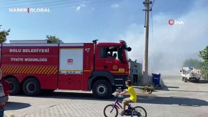 Bolu'da hurda deposunda yangın: Dumanlar gökyüzünü kapladı