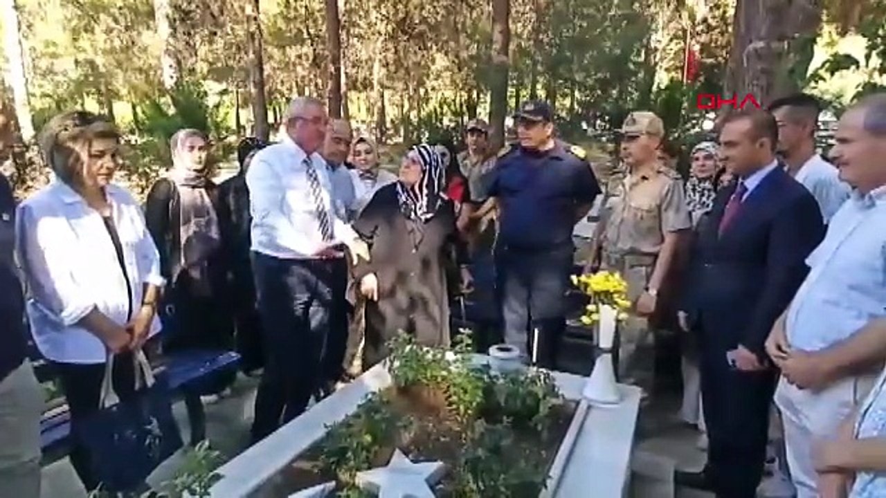 Şehit Başçavuş Ferhat Gedik, Hatay'daki mezarı başında anıldı