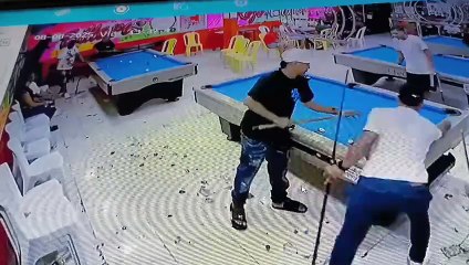 Vídeo mostra momento em que jogador de sinuca tem a cabeça estourada por disparo de arma de fogo