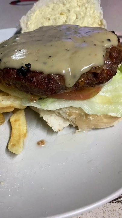 Pepper sauce burger