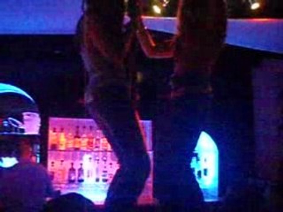show des filles sur le bar du nelson