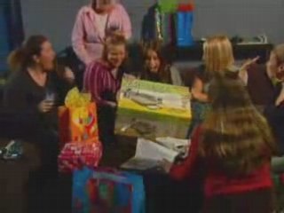 Anniversaire et cris de filles !