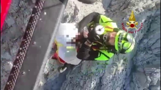 Soccorsi due escursionisti bloccati sulla Cengia di Trevisani