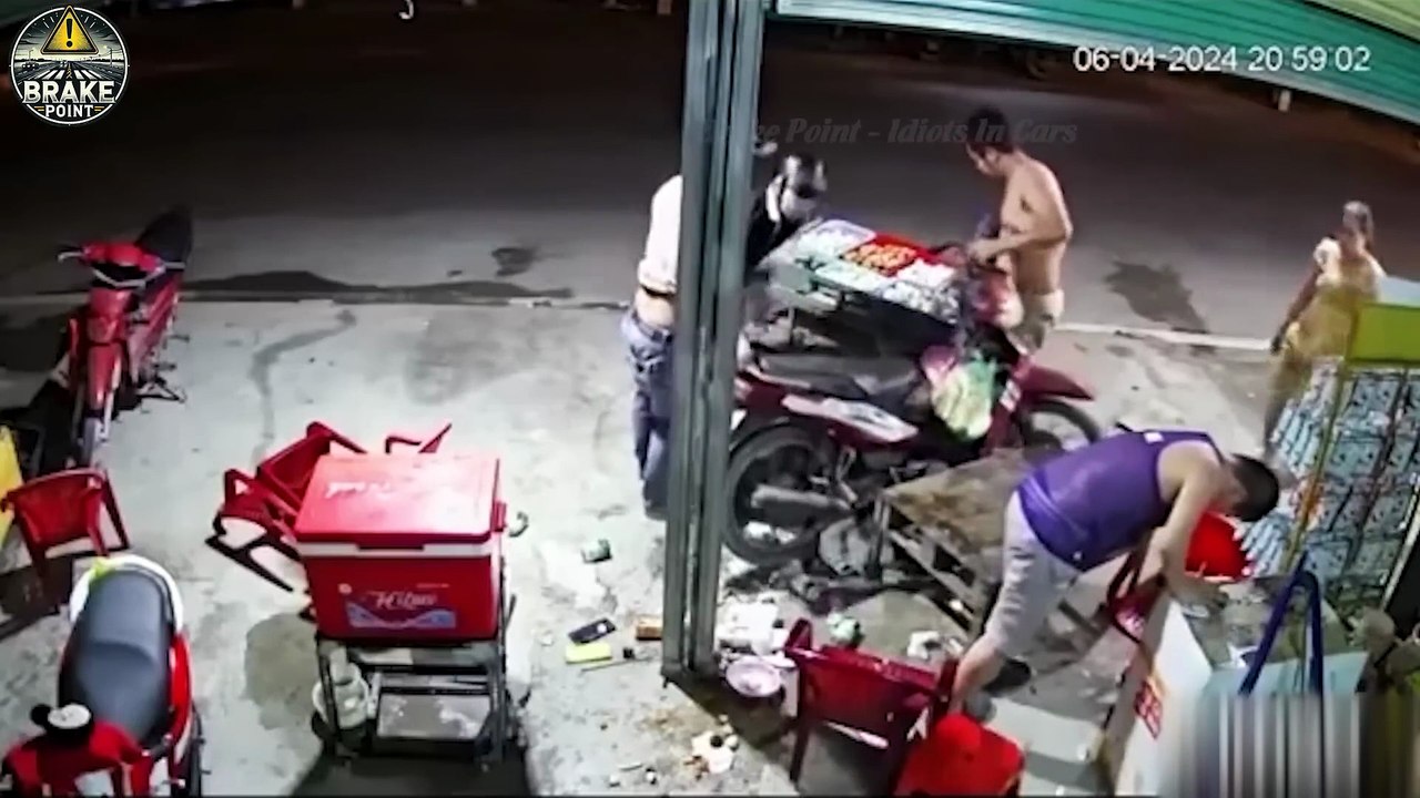 100 Brutal Collisions Caught On Camera 2025  Invasive Species Accidents  Idiots in Cars - Brake Point - Idiots In Cars