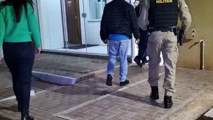 Adolescentes são flagrados com cigarro eletrônico dentro do colégio em Corbélia
