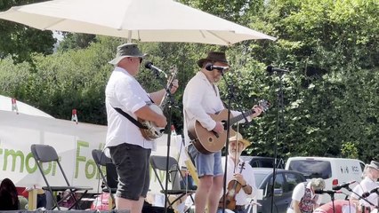 Impressive banjo playing by Rob Murch with a fellow member of The Red Dirt Band at Dartmoor Folk Festival, video Alan Quick IMG_9421