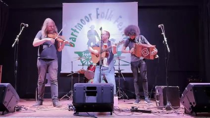 The band Granny’s Attic were entertaining at Dartmoor Folk Festival, video Alan Quick IMG_9587