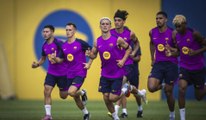 Último entrenamiento del Barcelona antes del debut en liga